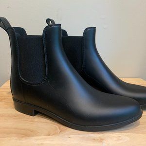 J. Crew Mercantile Chelsea Boots